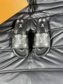 Picture of Louis Vuitton Slippers _SKULVsz38-45jyq0102739